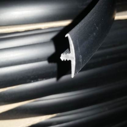 Black Single lipped T-trim edging