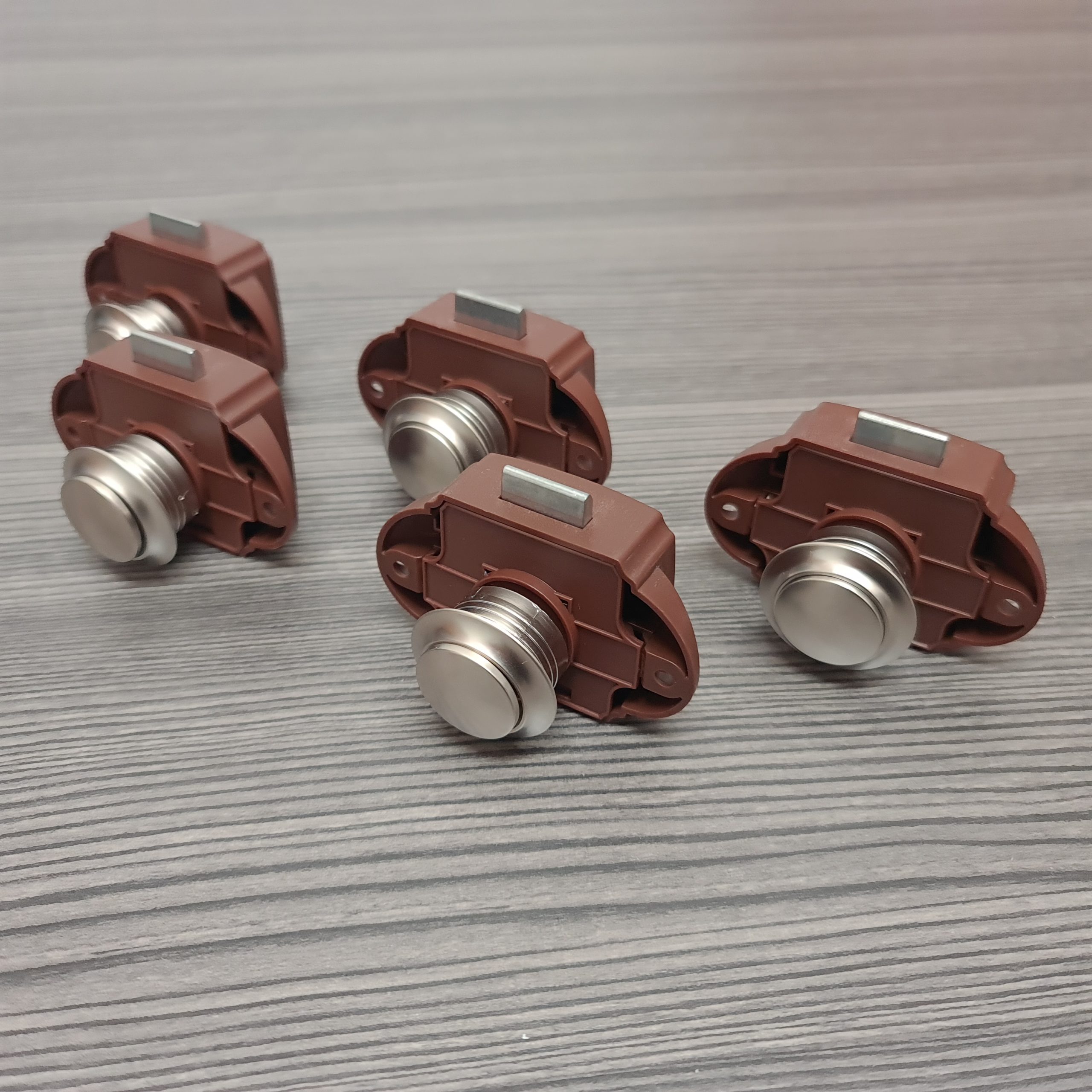 Large Pearl Nickel Effect push lock - Image 3