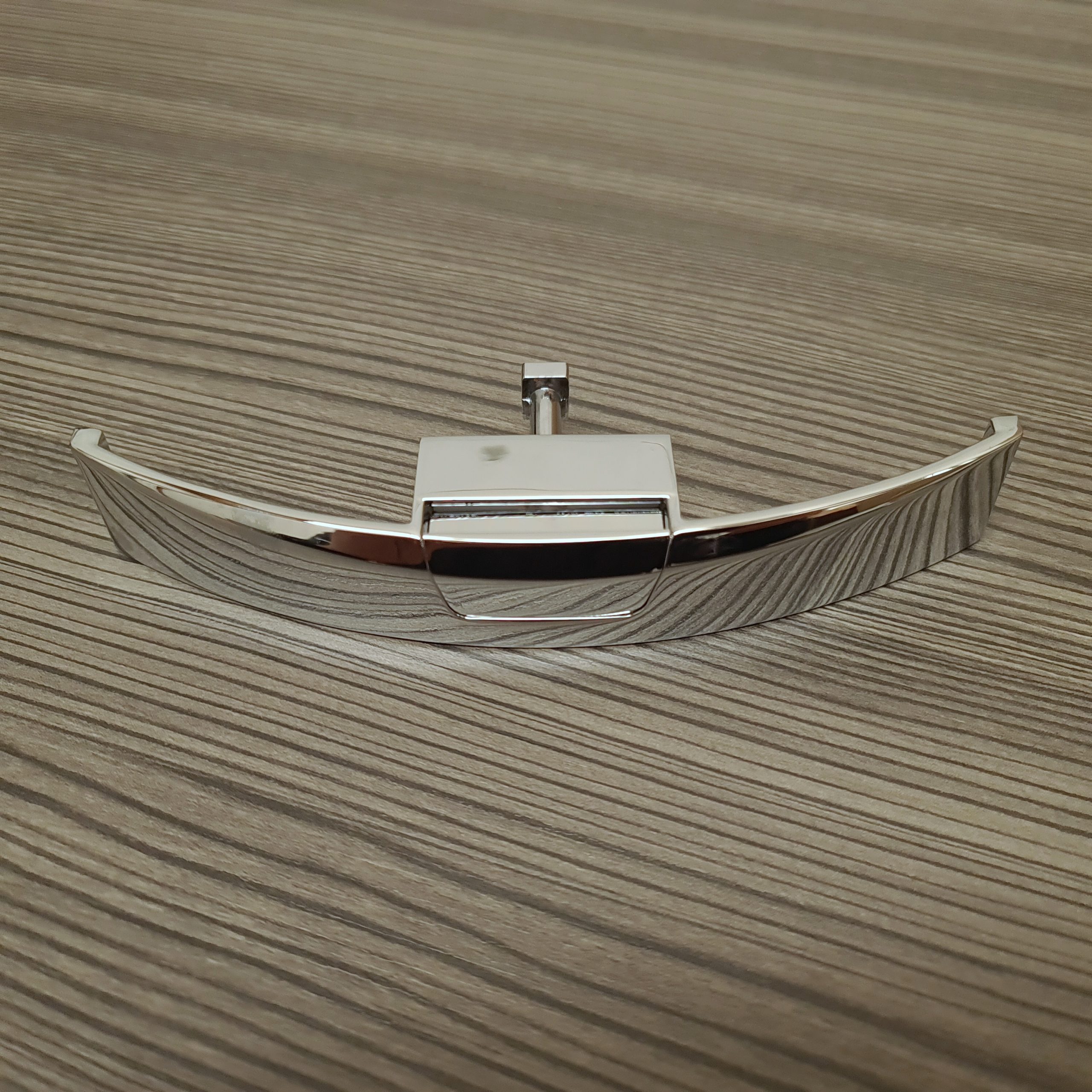 Large Chome Effect Push Latch - Image 4