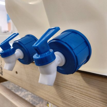 2 x 9.5L Food grade Jerry Cans with tap - offer - Image 2